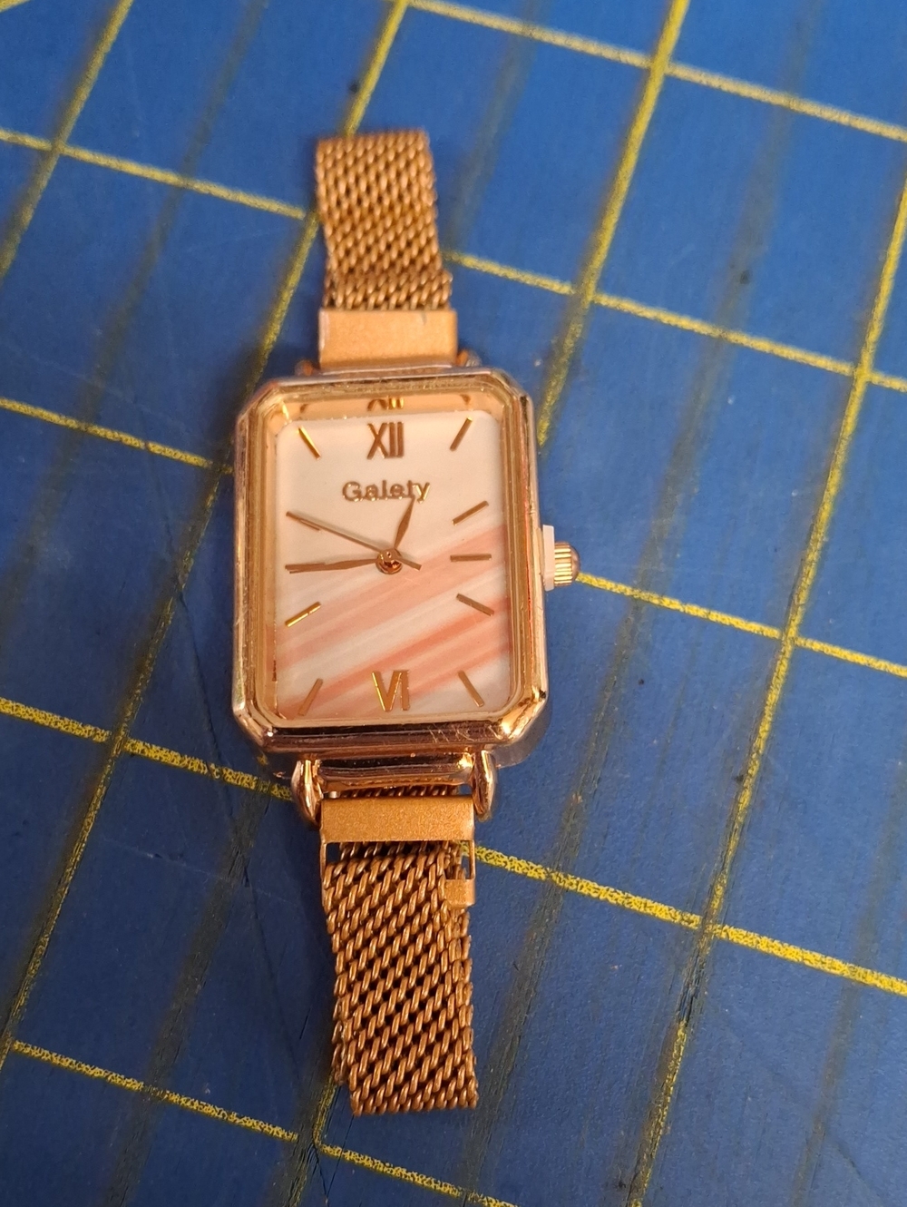 Pink & White  Face Rose Gold-Tone 8" Band Bracelet Watch New